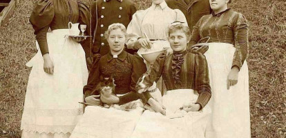 101-45-Old-Photo-booker-servants.jpg